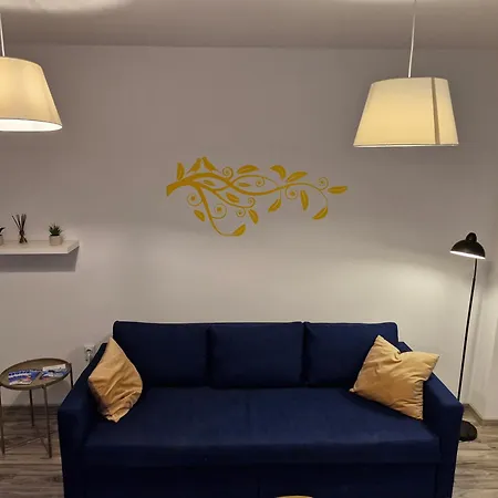 Yellow Apartament