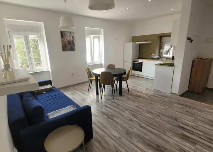 Διαμέρισμα Yellow Πούλα