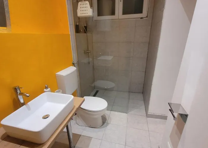 Yellow Apartament