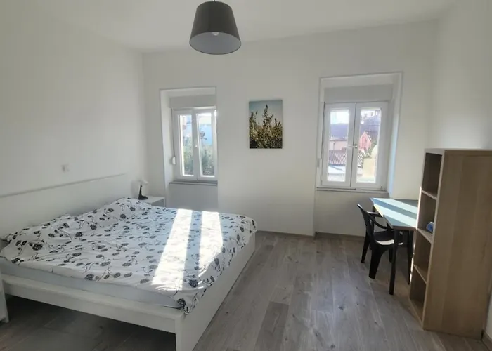 Yellow Apartament